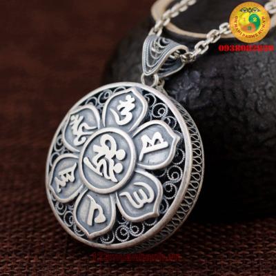 Mặt dây chuyền khắc Om Mani Padme Hum D